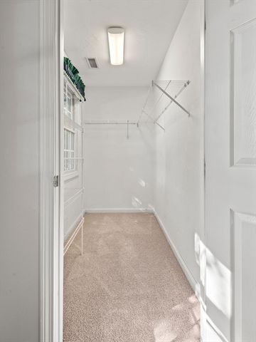 7 Woodcliffe Ave, Worcester, MA 01604