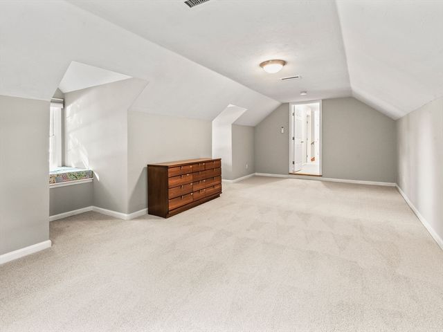 7 Woodcliffe Ave, Worcester, MA 01604