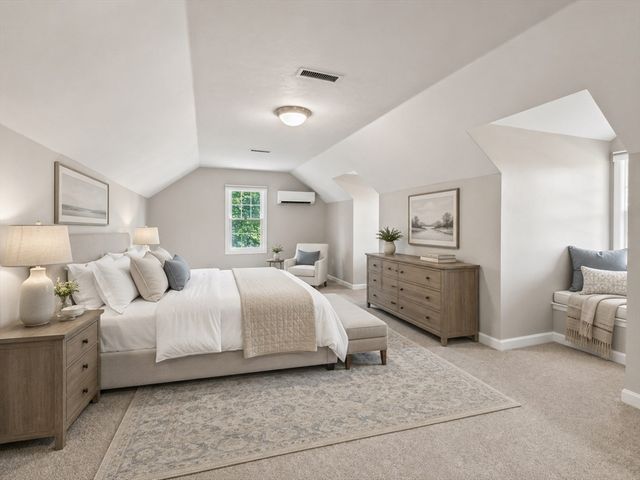 7 Woodcliffe Ave, Worcester, MA 01604