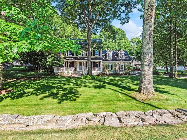7 Woodcliffe Ave, Worcester, MA 01604