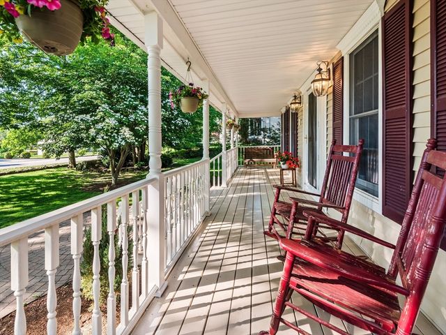 7 Woodcliffe Ave, Worcester, MA 01604