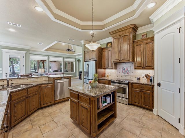 104 Lariat Court, Azle, TX 76020