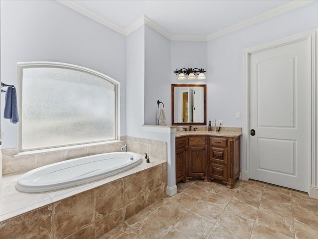 104 Lariat Court, Azle, TX 76020