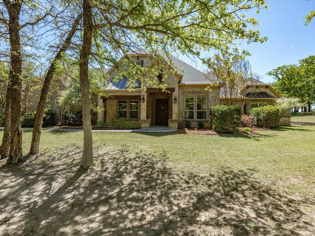 104 Lariat Court, Azle, TX 76020