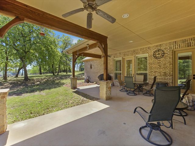 104 Lariat Court, Azle, TX 76020