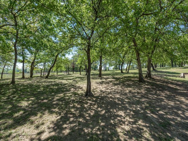 104 Lariat Court, Azle, TX 76020