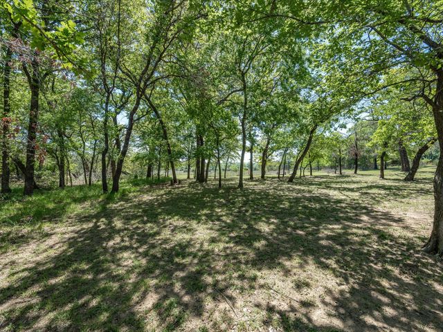 104 Lariat Court, Azle, TX 76020