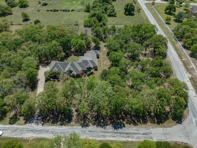 104 Lariat Court, Azle, TX 76020