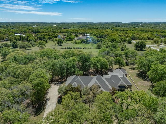 104 Lariat Court, Azle, TX 76020