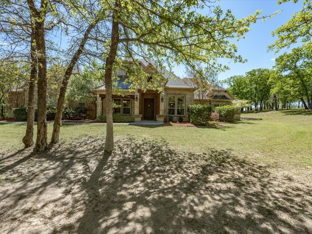 104 Lariat Court, Azle, TX 76020