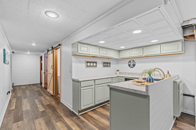 2997 Arona Street, Roseville, MN 55113