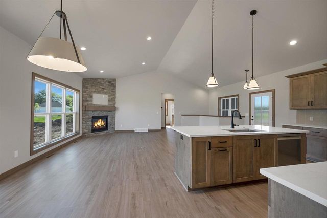2875 STELOR DRIVE, Green Bay, WI 54311
