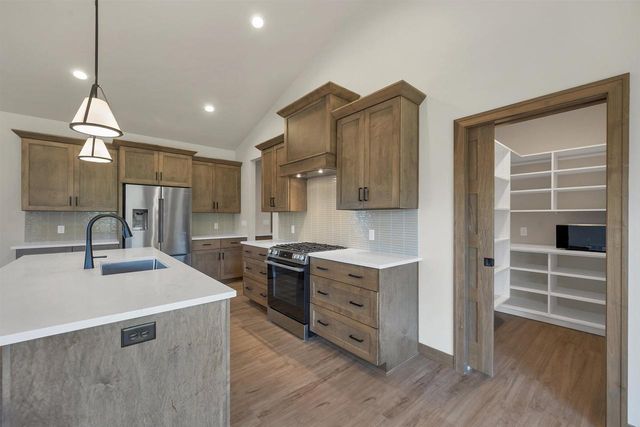 2875 STELOR DRIVE, Green Bay, WI 54311