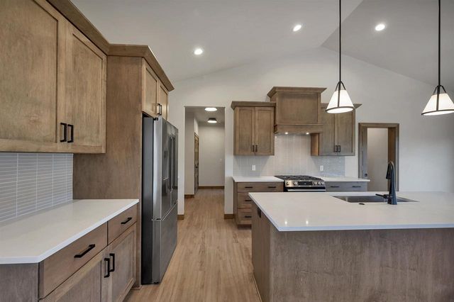 2875 STELOR DRIVE, Green Bay, WI 54311