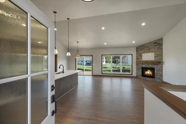 2875 STELOR DRIVE, Green Bay, WI 54311
