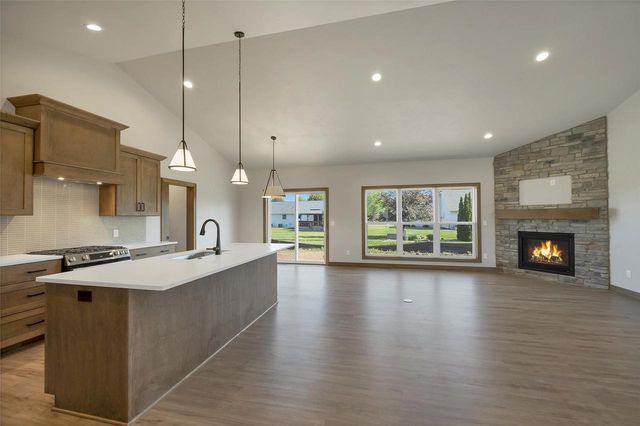 2875 STELOR DRIVE, Green Bay, WI 54311