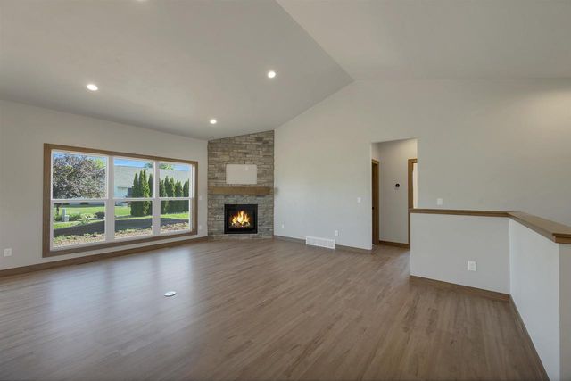 2875 STELOR DRIVE, Green Bay, WI 54311