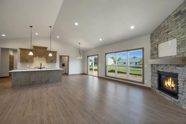 2875 STELOR DRIVE, Green Bay, WI 54311