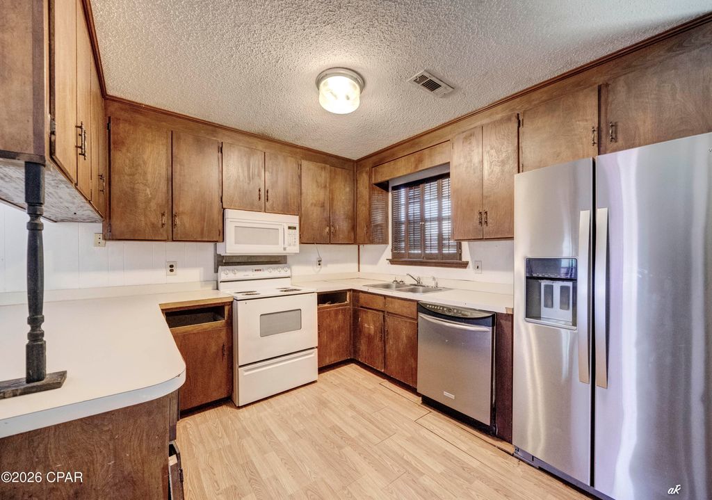 Image 9 of property listing at 929 Marina Drive, Panama City Beach, FL 32407