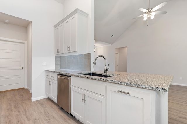 411 Fairway Circle, Grove, OK 74344