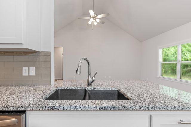411 Fairway Circle, Grove, OK 74344