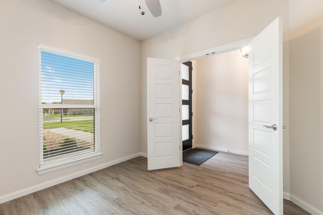 411 Fairway Circle, Grove, OK 74344