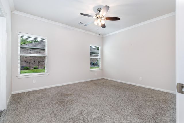 411 Fairway Circle, Grove, OK 74344
