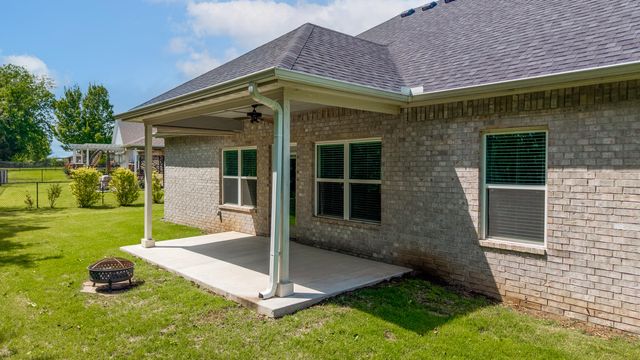 411 Fairway Circle, Grove, OK 74344