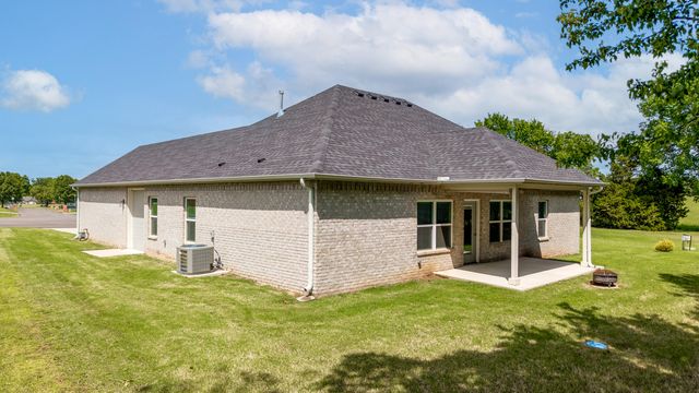 411 Fairway Circle, Grove, OK 74344