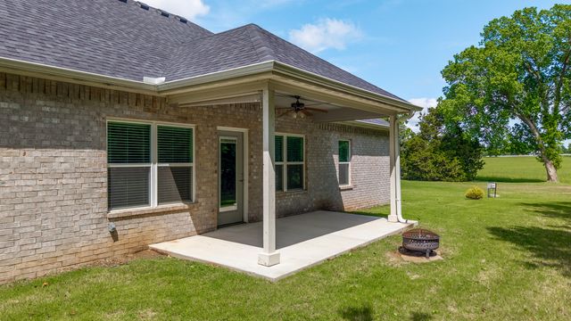 411 Fairway Circle, Grove, OK 74344