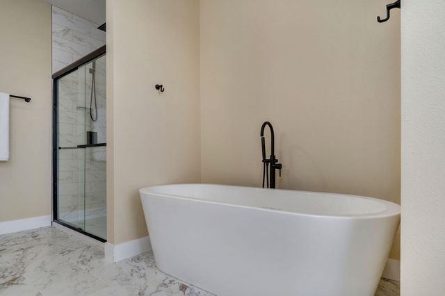 1883 S Farm Rd 107, Springfield, MO 65802