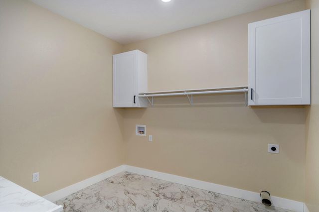 1883 S Farm Rd 107, Springfield, MO 65802