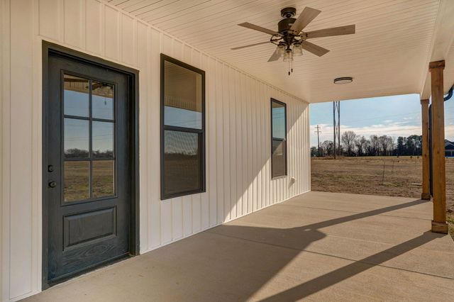 1883 S Farm Rd 107, Springfield, MO 65802