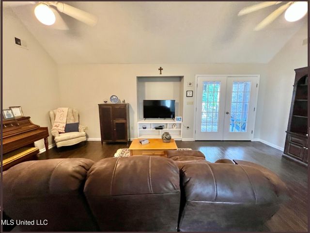 840 Knotty Pine Cove, Southaven, MS 38671
