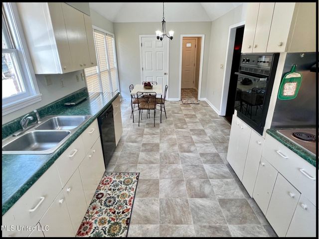 840 Knotty Pine Cove, Southaven, MS 38671