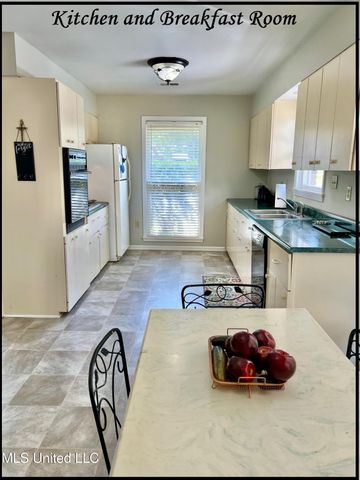 840 Knotty Pine Cove, Southaven, MS 38671