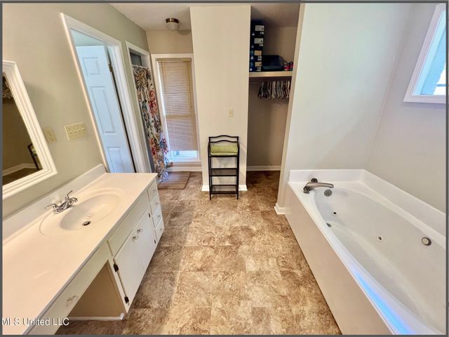 840 Knotty Pine Cove, Southaven, MS 38671