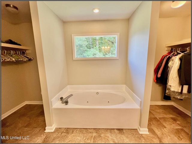 840 Knotty Pine Cove, Southaven, MS 38671