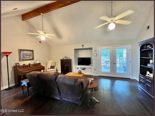 840 Knotty Pine Cove, Southaven, MS 38671