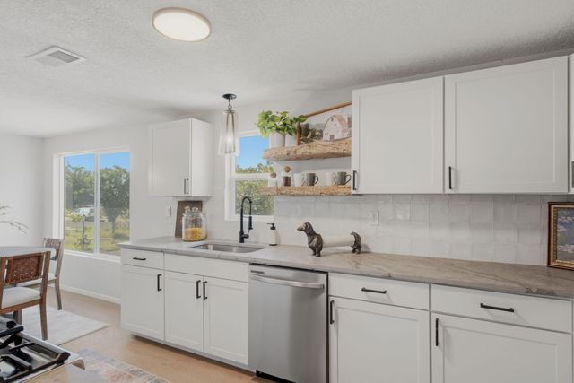 1520 Martha Street NE, Albuquerque, NM 87112