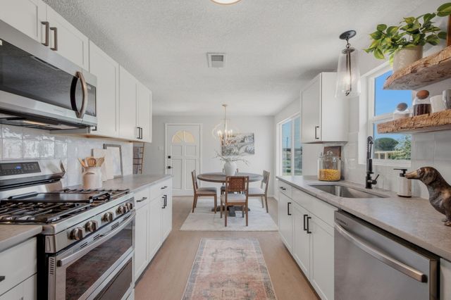 1520 Martha Street NE, Albuquerque, NM 87112