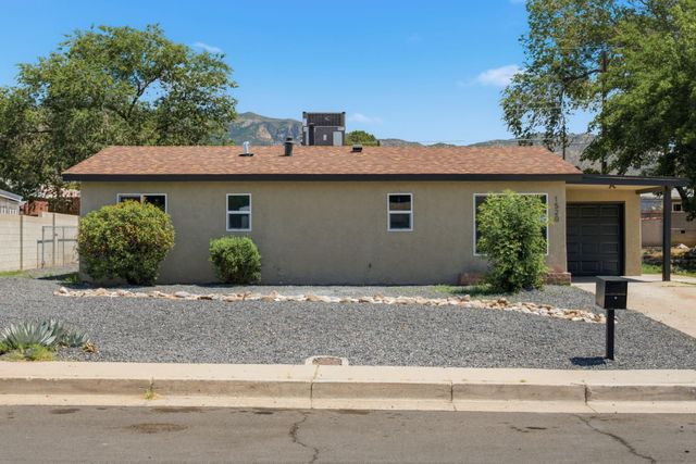 1520 Martha Street NE, Albuquerque, NM 87112