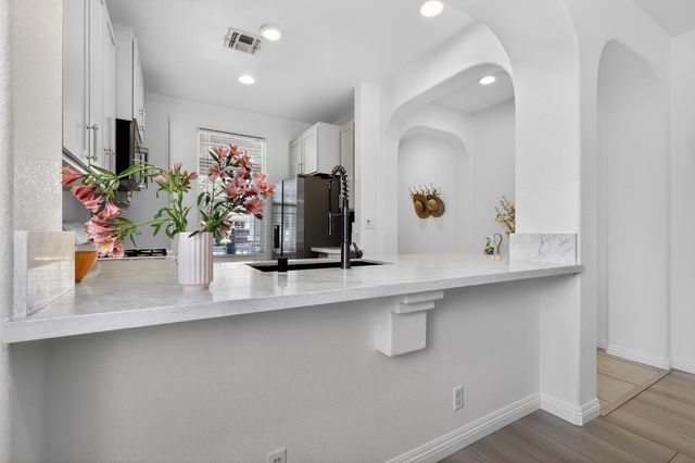 10014 Blossom Ridge Dr, Elk Grove, CA 95757