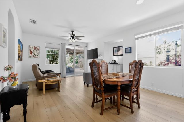 10014 Blossom Ridge Dr, Elk Grove, CA 95757