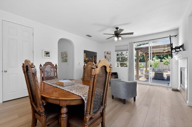 10014 Blossom Ridge Dr, Elk Grove, CA 95757