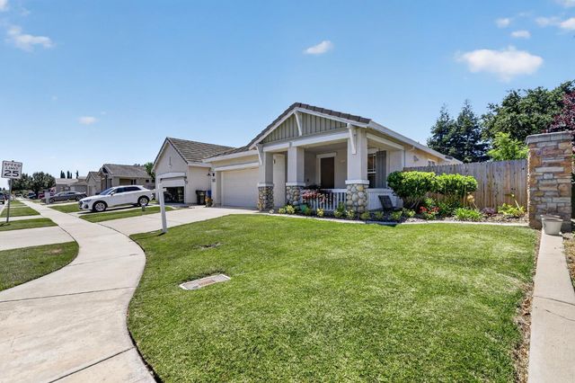 10014 Blossom Ridge Dr, Elk Grove, CA 95757