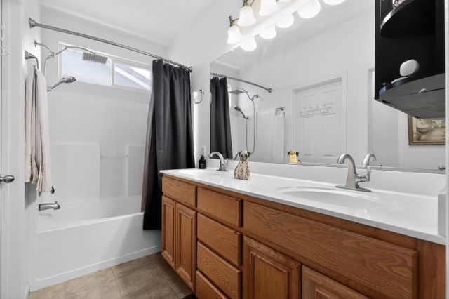 10014 Blossom Ridge Dr, Elk Grove, CA 95757