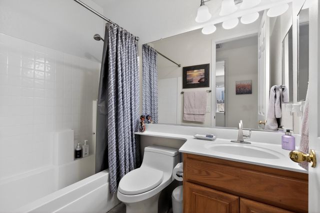 10014 Blossom Ridge Dr, Elk Grove, CA 95757