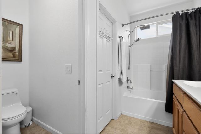 10014 Blossom Ridge Dr, Elk Grove, CA 95757