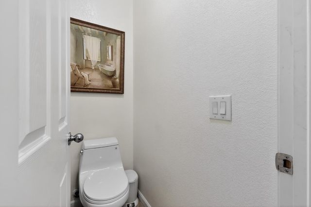 10014 Blossom Ridge Dr, Elk Grove, CA 95757